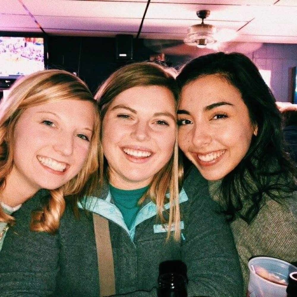 Meet your Posher, Adrianne